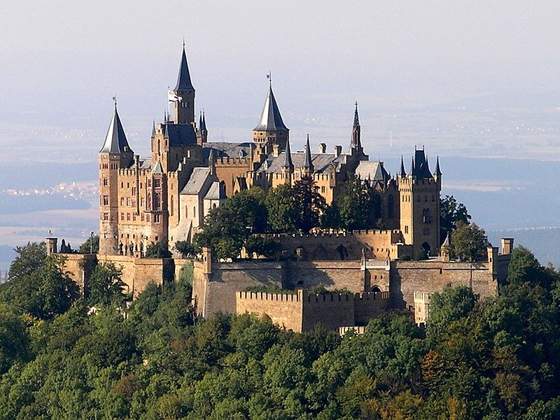 hohenzollern_castle_in_germany-zamok_goggencollern