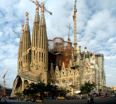 khram_svjatogo_semejstva_v_barselone_v_ispanii-the