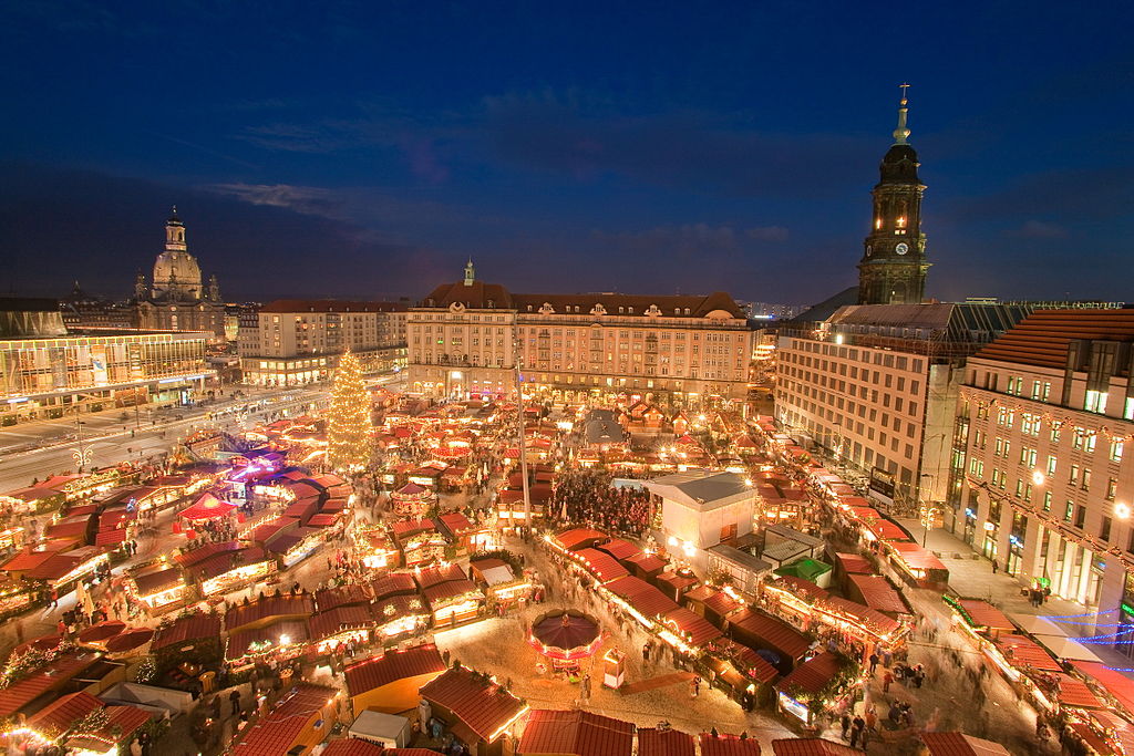 striezelmarkt_christmas_market_in_dresden-germany-