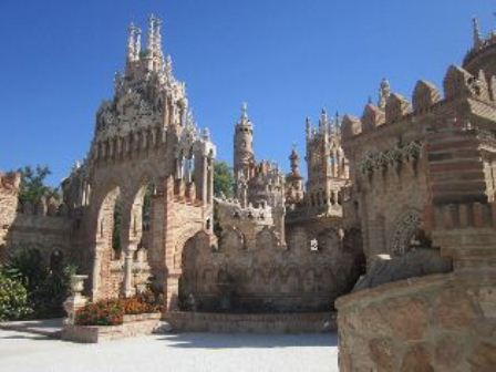 zamok_kolomares_v_benalmadine_v_ispanii-castillo_d